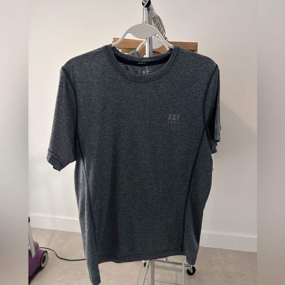 Kids Abercrombie tshirt